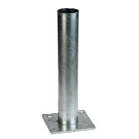 Thermisch verzinkte voetplaat voor buis Ø 60 mm, met ronde adapterbuis van 3 mm wanddikte, basisplaat 120 × 120 mm, staal 6 mm dik. Geschikt voor betonmontage in hekwerkconstructies.