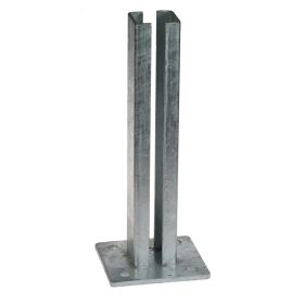 Thermisch verzinkte voetplaat voor koker 60 × 60 mm, 120 × 120 mm montageplaat, 6 mm dik, met adapter van 2 mm wanddikte. Geschikt voor hekwerkconstructies op beton of steen.