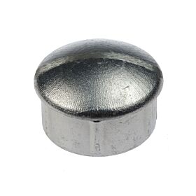 Een zilverkleurige ronde aluminium insteekpaaldop van 60mm voor het netjes afwerken en beschermen van metalen buizen en palen.