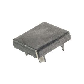 Een metalen, vierkante aluminium insteekpaaldop met vier uitsteeksels aan de onderkant voor stevige montage in een holle paal.