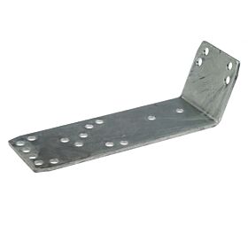 Een L-vormige metalen knieboomsteun van thermisch verzinkt staal met diverse voorgeboorde gaten voor montage op houten balken.