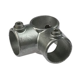 Afbeelding van een thermisch verzinkte gegoten hoekklem type G116 A20 voor het haaks verbinden van drie stalen buizen.