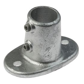 Een thermisch verzinkte gegoten voetplaat type G132 met twee montagegaten en inbusschroeven voor het stevig bevestigen van buisconstructies.