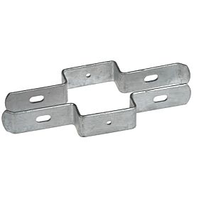Een thermisch verzinkte metalen langlipbeugel speciaal ontworpen voor de stevige montage van dubbele draadmatten aan een vierkante paal.