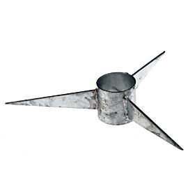 Een thermisch verzinkte metalen roterende punt met drie scherpe vinnen, ontworpen om op een buis te monteren voor beveiliging.