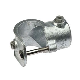 Een zilverkleurige thermisch verzinkte G135 gegoten open T-klem buiskoppeling met een metalen bout en inbusbouten voor stevige montage.