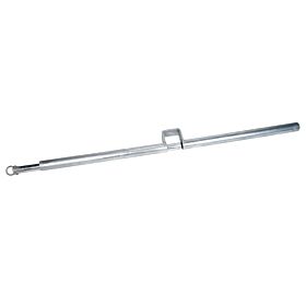 Een lange, thermisch verzinkte stalen hekvergrendeling van 130 centimeter met een centrale beugel en een metalen trekring.