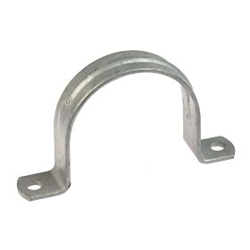 Een metalen, verzinkt U-vormig zadel met twee montagegaten voor het veilig vastzetten van leidingen en kabels op oppervlakken.