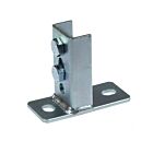 Een elektrolytisch verzinkte zadelflens voor montagerails met twee bouten en een stevige basisplaat voor stabiele montage.