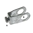 Zijaanzicht van een U-vormige thermisch verzinkte plaatklem type TJ145 met een M10 bout en twee ronde montageopeningen.