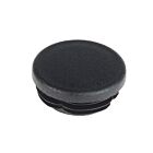 Een close-up van een zwarte ronde kunststof lamellendop met ribbels voor stevige bevestiging in een buis op een witte achtergrond.