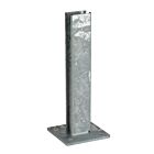 Zilveren thermisch verzinkte voetplaat met een kokerhouder van 60x40 mm voor stevige montage op vlakke ondergronden.