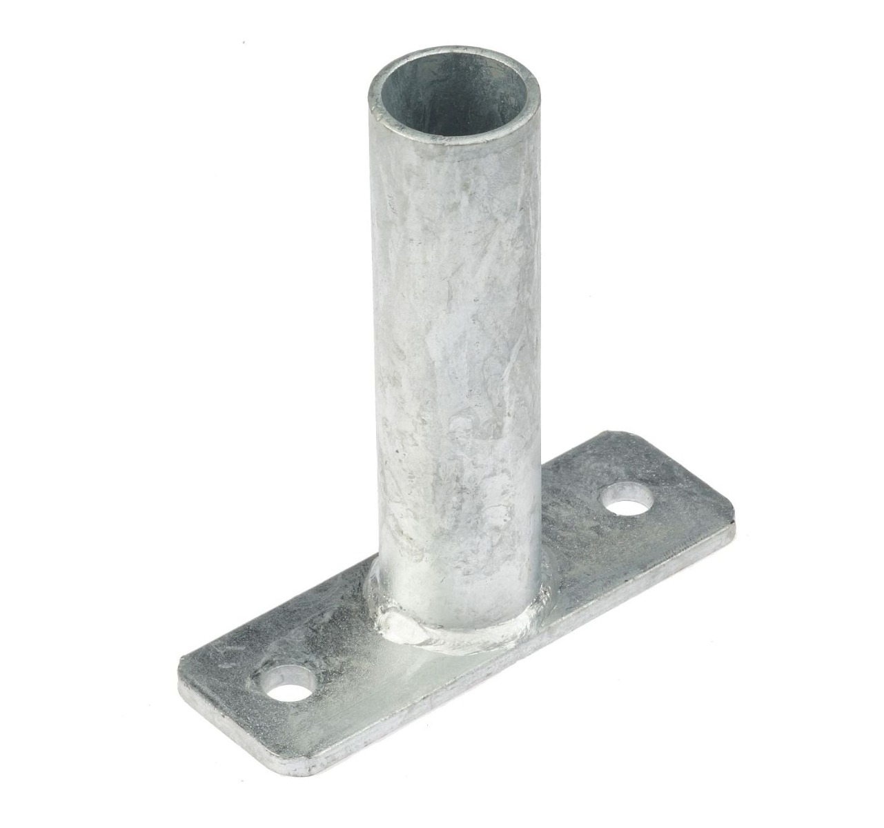Een thermisch verzinkte vaste inwendige eindkoppeling met een voetplaat en twee montagegaten voor het bevestigen van metalen buizen.