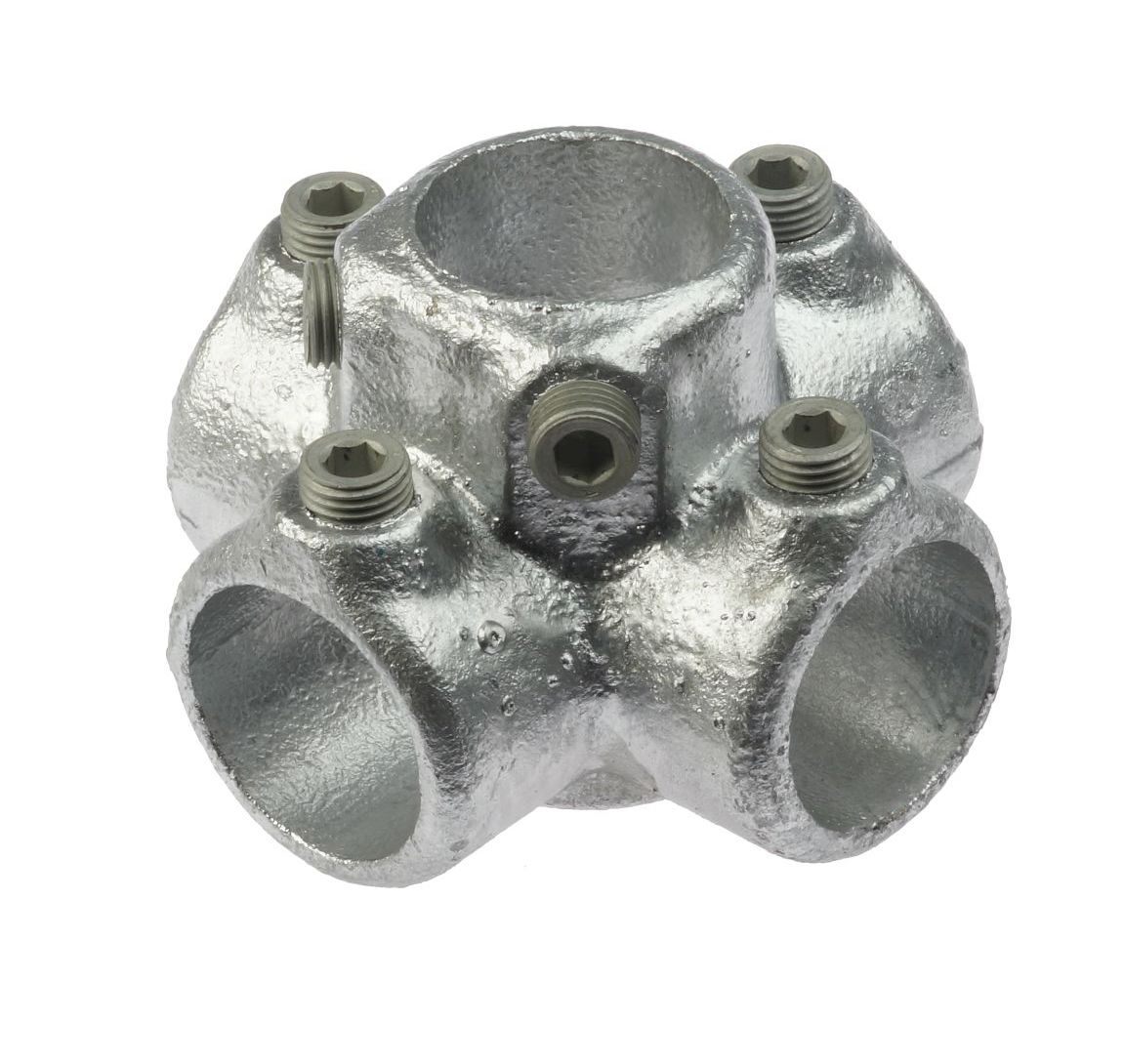 Zilverkleurige gegoten 4-wegklem type G158, thermisch verzinkt met inbusschroeven voor het stevig verbinden van vier stalen buizen in een kruispunt.