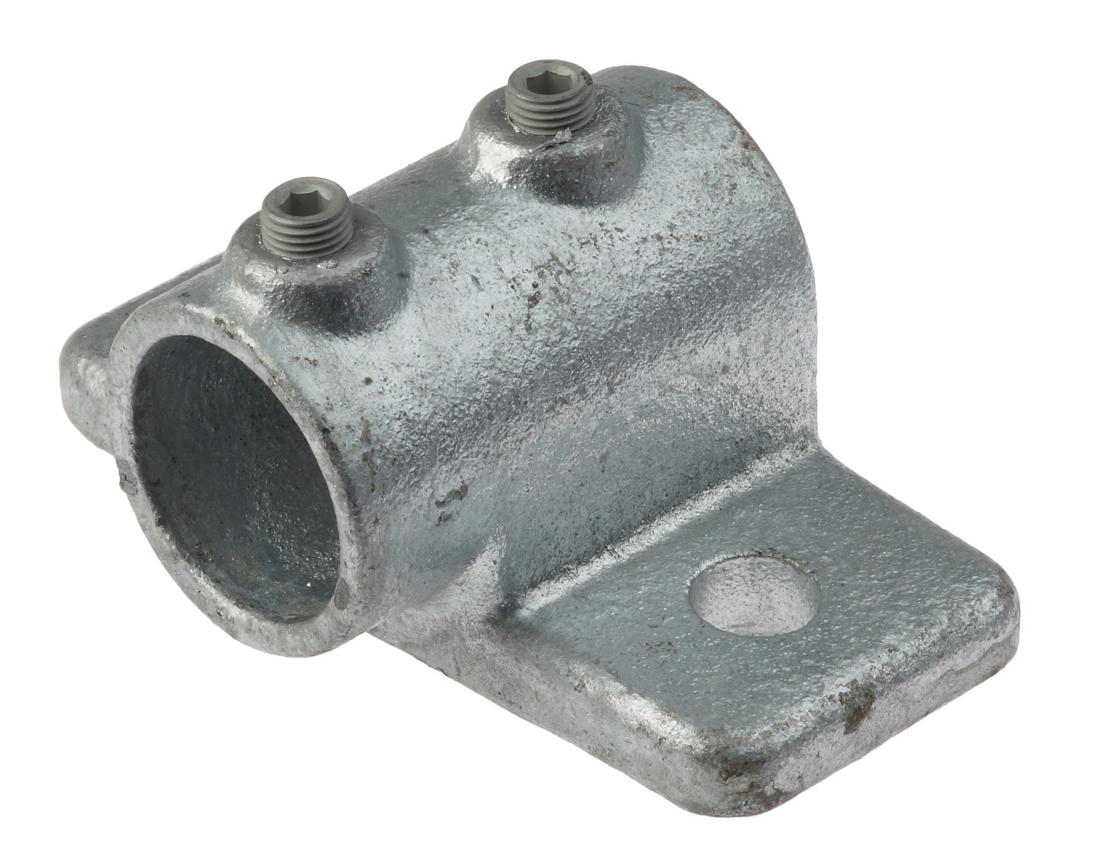 Een gegoten verzinkte stalen buiskoppeling voor boeiboordbevestiging met twee inbusbouten en een platte voet met montagegat.
