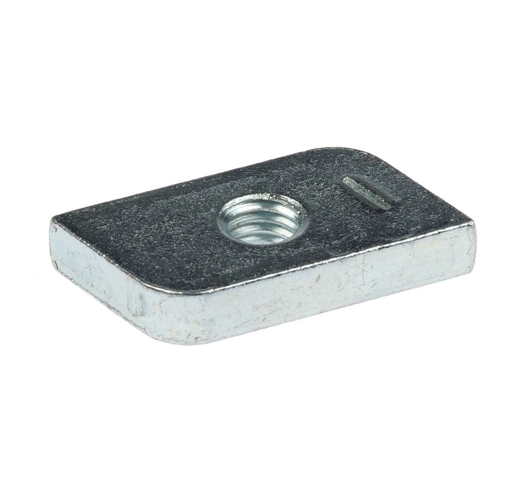 Een rechthoekige metalen glijmoer met een centraal draadgat, elektrolytisch verzinkt voor gebruik in montagerails en bevestigingssystemen.