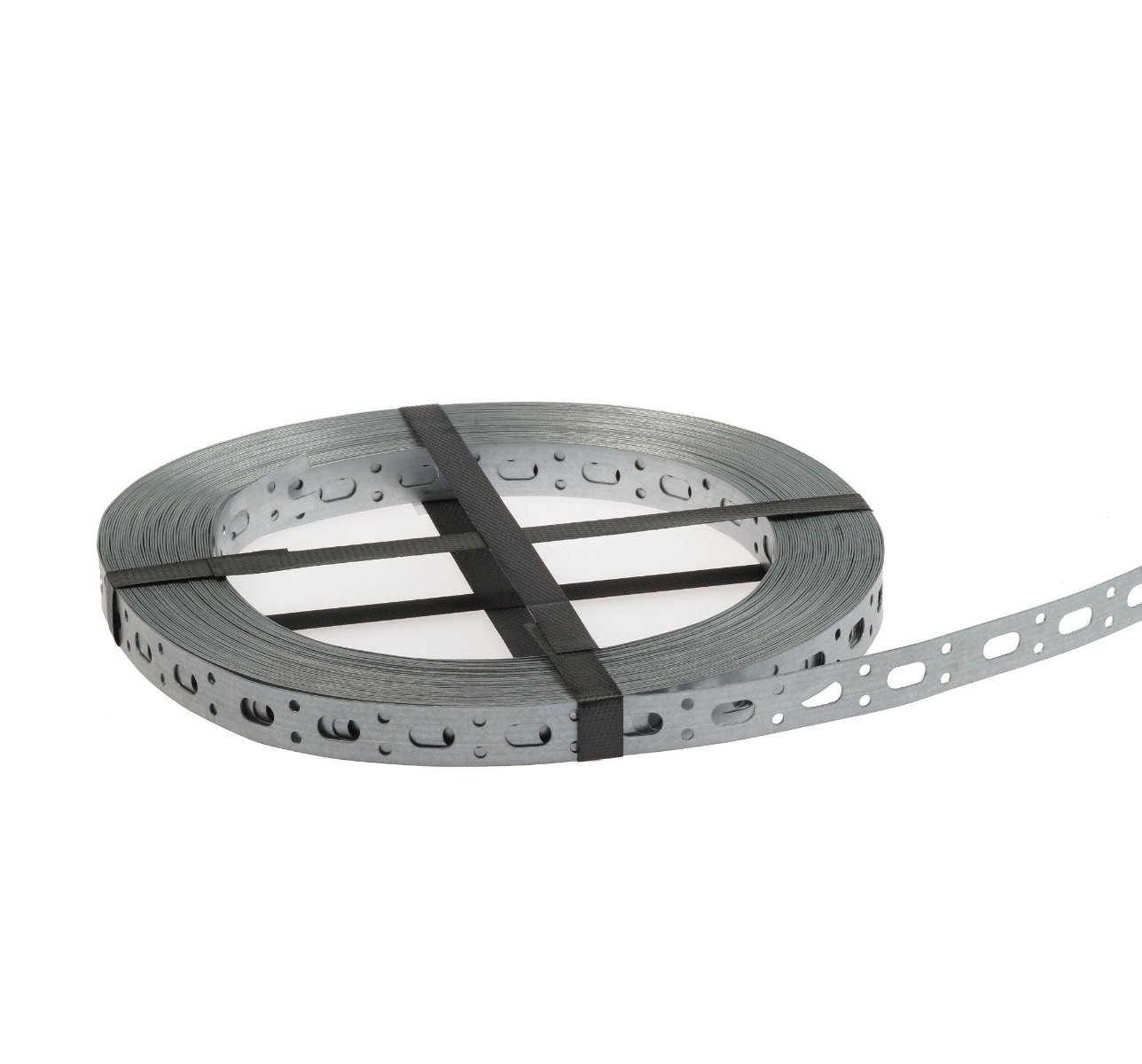 Een rol zilverkleurig geperforeerd metalen ophangband, sendzimir verzinkt, bijeengehouden door zwarte banden voor veilige opslag.