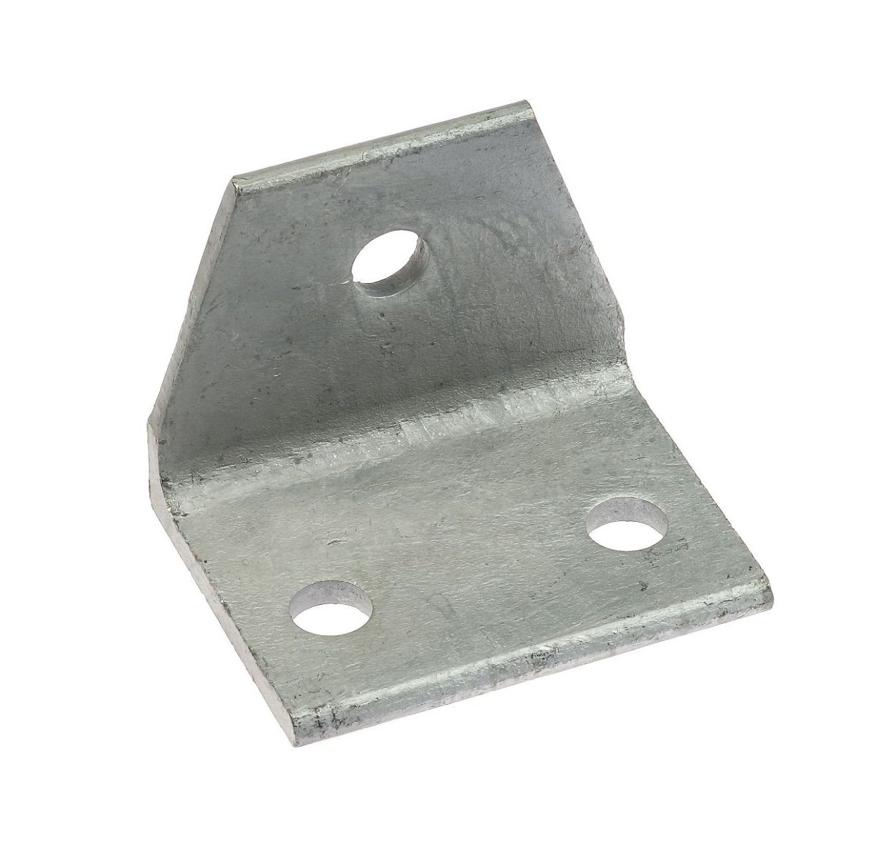 Een zilverkleurig metalen hoekstuk met drie voorgeboorde gaten, vervaardigd uit thermisch verzinkt staal voor duurzame constructies en verbindingen.