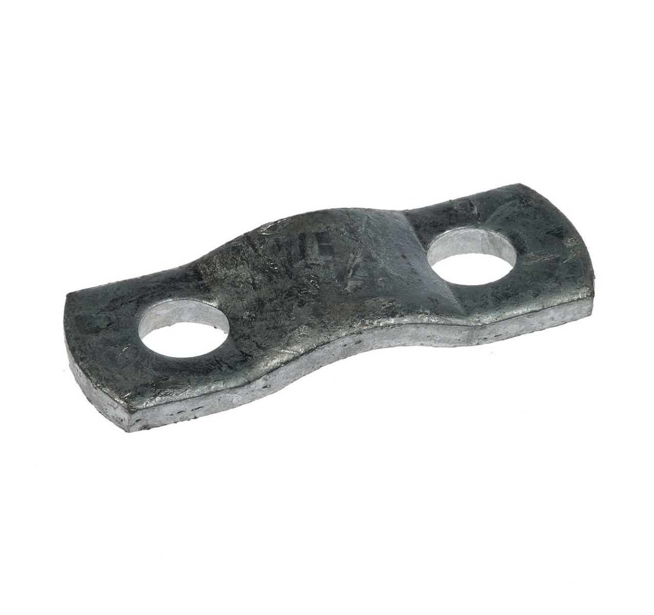 Een rechthoekig, licht gebogen metalen plaatje met twee gaten, vervaardigd uit thermisch verzinkt staal voor gebruik met draadbeugels.