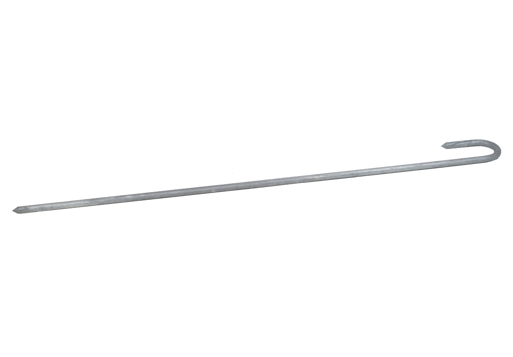 Een lange thermisch verzinkte metalen grondpen met een haak en scherpe punt voor stevige verankering in de grond.
