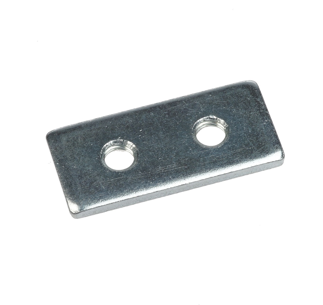 Een rechthoekige, verzinkte metalen glijmoer met twee M10 schroefgaten voor gebruik in BK1 en BK2 montagerails.