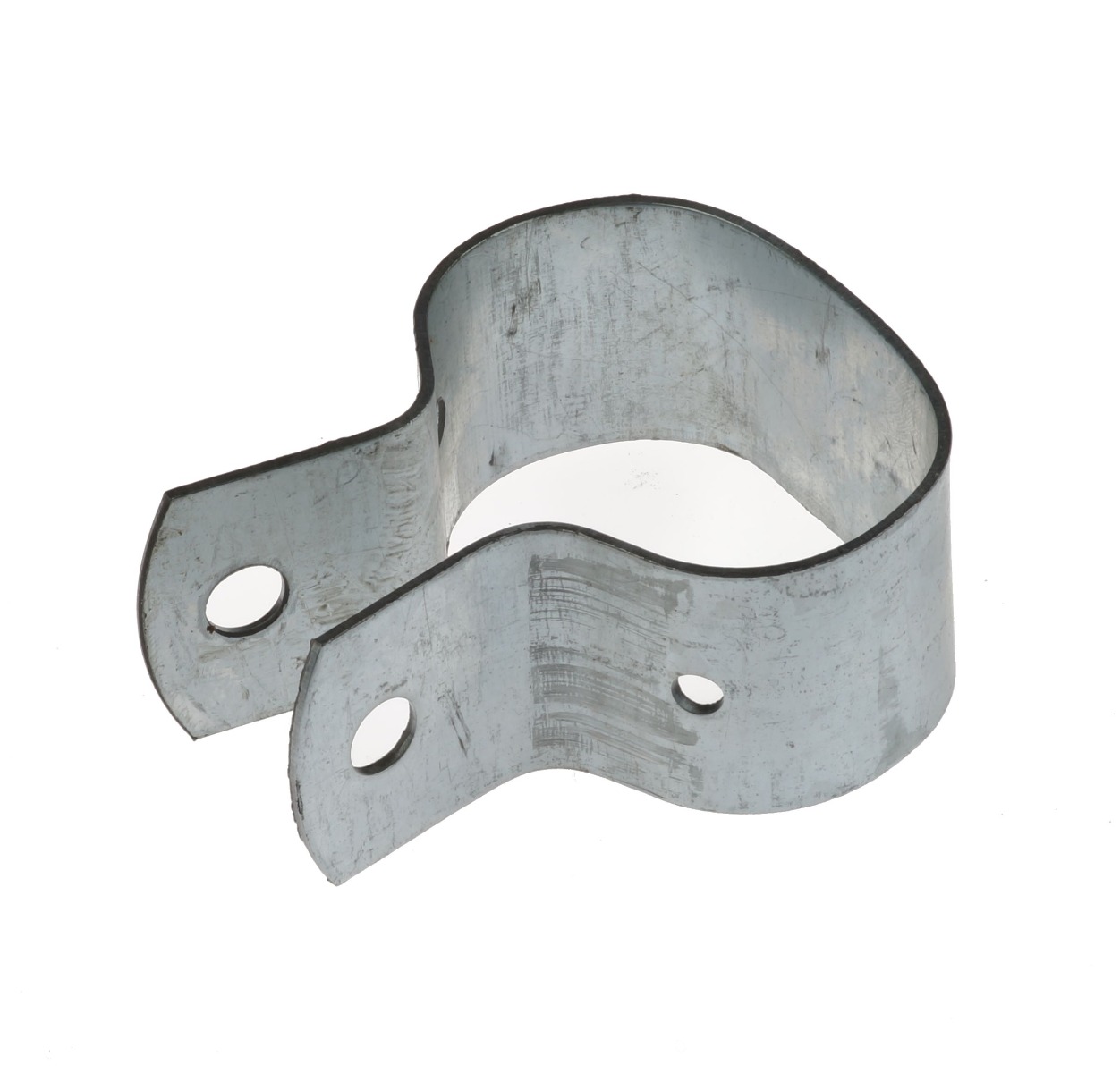 Een brede, ovale verzinkte schoorbeugel van 40x2mm met voorgeboorde gaten, ontworpen voor het stevig bevestigen van buizen en constructies.